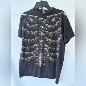 Black Skull and Spines Tshirt Medium